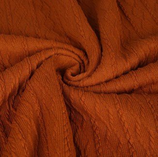 Kako procesi bojanja i dorade odjeće utječu na performanse tkanine i iskustvo nošenja?